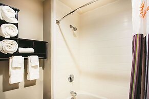 La Quinta Inn & Suites by Wyndham Cincinnati NE - Mason