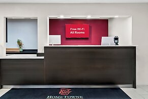 HomeTowne Studios by Red Roof Flint