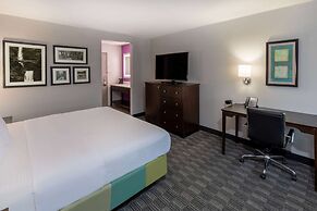 La Quinta Inn & Suites by Wyndham Houston NW Brookhollow