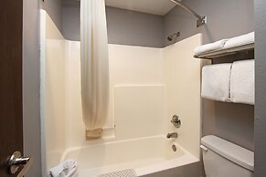 New Victorian Inn & Suites in Sioux City, IA