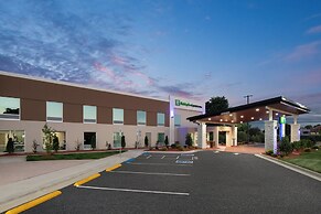 Holiday Inn Express Hotel & Suites Wilson - Hayes Place by IHG