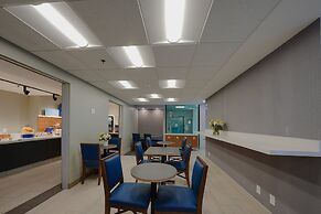 Holiday Inn Express & Suites Santa Clara-Silicon Valley by IHG