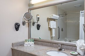 Holiday Inn Express & Suites Santa Clara-Silicon Valley by IHG