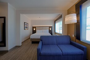 Holiday Inn Express & Suites Santa Clara-Silicon Valley by IHG