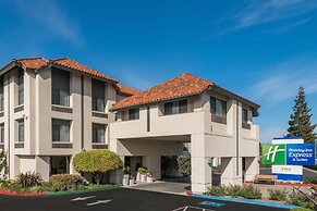 Holiday Inn Express & Suites Santa Clara-Silicon Valley by IHG
