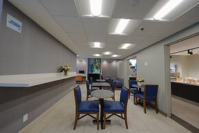 Holiday Inn Express & Suites Santa Clara-Silicon Valley by IHG