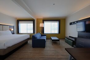 Holiday Inn Express & Suites Santa Clara-Silicon Valley by IHG