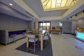 Holiday Inn Express & Suites Santa Clara-Silicon Valley by IHG