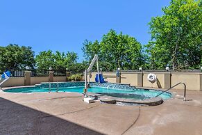 Comfort Suites - Near The Galleria