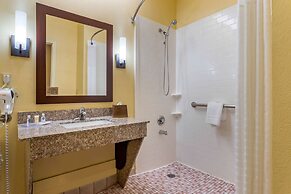 Comfort Suites - Near The Galleria