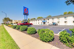 Motel 6 Wichita, KS