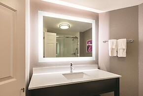 La Quinta Inn & Suites by Wyndham Atlanta Alpharetta