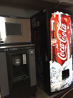 Travelodge Suites by Wyndham Newberg