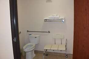 Travelodge Suites by Wyndham Newberg