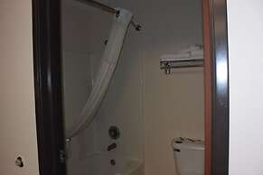 Travelodge Suites by Wyndham Newberg