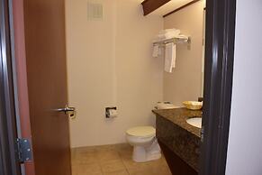 Travelodge Suites by Wyndham Newberg