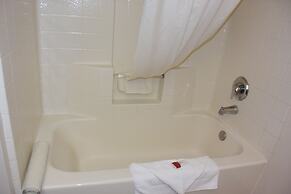 Travelodge Suites by Wyndham Newberg