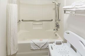 Travelodge Suites by Wyndham Newberg