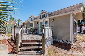 Tropical Palms Resort