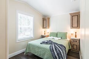 Tropical Palms Resort