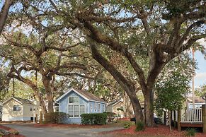 Tropical Palms Resort