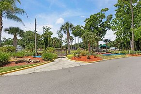 Tropical Palms Resort