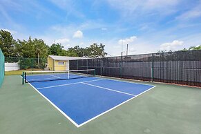 Tropical Palms Resort