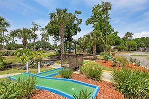 Tropical Palms Resort