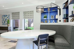 DoubleTree by Hilton Austin - University Area