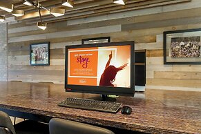 DoubleTree by Hilton Austin - University Area