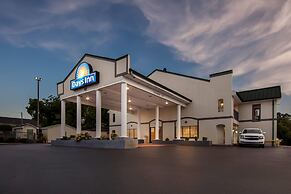 Days Inn by Wyndham Lexington