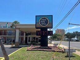 Hole Inn the Wall Hotel - Fort Walton Beach - Sunset Plaza - nearby Be