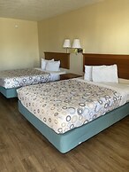 Hole Inn the Wall Hotel - Fort Walton Beach - Sunset Plaza - nearby Be