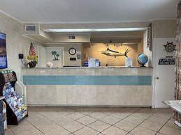 Hole Inn the Wall Hotel - Fort Walton Beach - Sunset Plaza - nearby Be