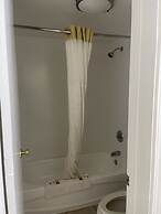 Hole Inn the Wall Hotel - Fort Walton Beach - Sunset Plaza - nearby Be