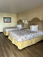 Hole Inn the Wall Hotel - Fort Walton Beach - Sunset Plaza - nearby Be