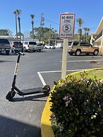 Hole Inn the Wall Hotel - Fort Walton Beach - Sunset Plaza - nearby Be