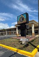 Hole Inn the Wall Hotel - Fort Walton Beach - Sunset Plaza - nearby Be