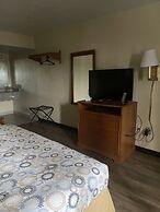 Hole Inn the Wall Hotel - Fort Walton Beach - Sunset Plaza - nearby Be