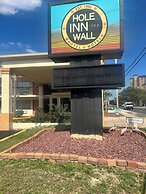 Hole Inn the Wall Hotel - Fort Walton Beach - Sunset Plaza - nearby Be