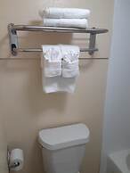 Hole Inn the Wall Hotel - Fort Walton Beach - Sunset Plaza - nearby Be