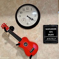 Hole Inn the Wall Hotel - Fort Walton Beach - Sunset Plaza - nearby Be