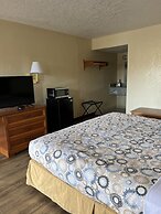 Hole Inn the Wall Hotel - Fort Walton Beach - Sunset Plaza - nearby Be