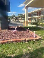 Hole Inn the Wall Hotel - Fort Walton Beach - Sunset Plaza - nearby Be