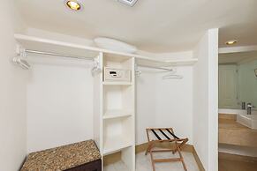 Tesoro Ixtapa Beach Resort