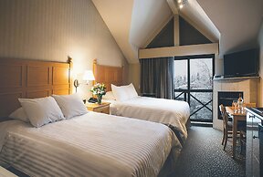 Pinnacle Hotel Whistler Village