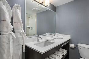 Pinnacle Hotel Whistler Village