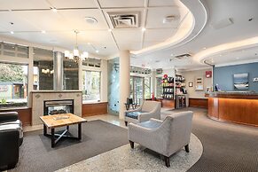 Pinnacle Hotel Whistler Village