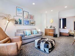 Hotel Belmont Vancouver - MGallery Collection