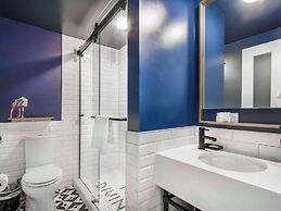 Hotel Belmont Vancouver - MGallery Collection